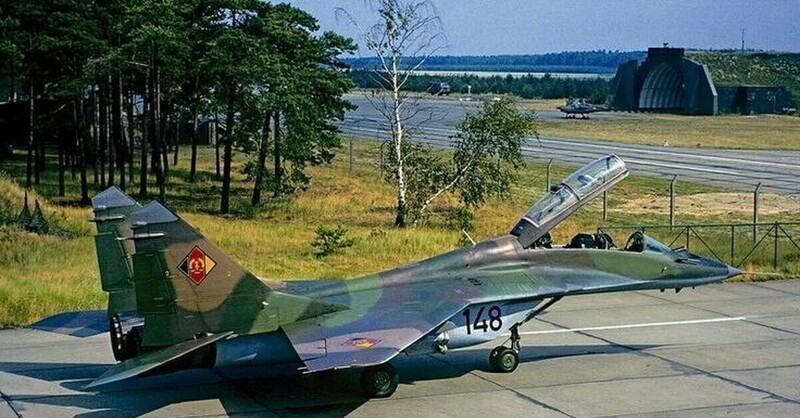 Машина ВВС ННА ГДР на базе в Прешене