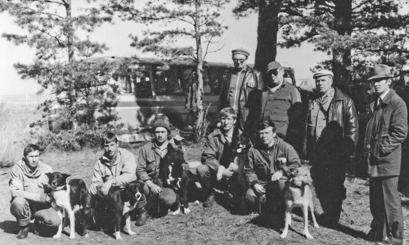 Команда Иркутского питомника лаек на состязаниях лаек по пушному зверю, 18-22 сентября 1986 года в Минусинске
