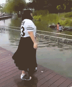 Гифки с девушками