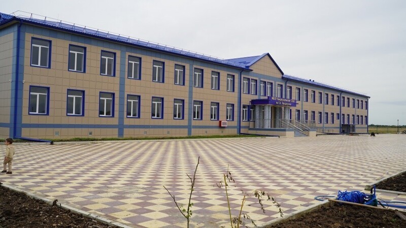 В с. Кандаураул Хасавюртовского района (р. Дагестан) открылась новая школа на 300 ученических мест.