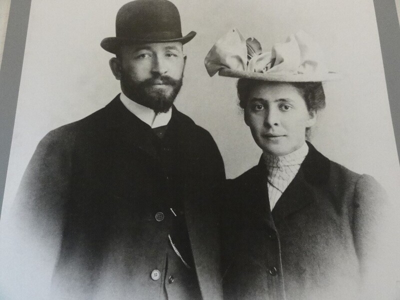 На фото Вера Мамонтова с мужем, 1903 год