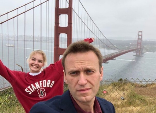 Даша Навальная спалила, что с ее отцом все в порядке