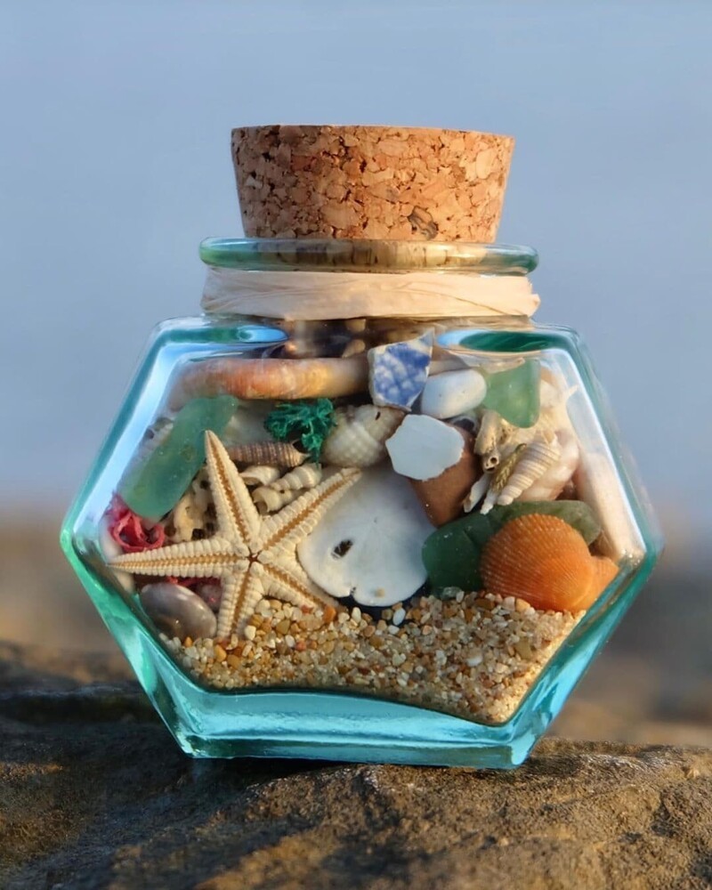 Специально для вас Марина может собрать все символы моря в одну бутылочку