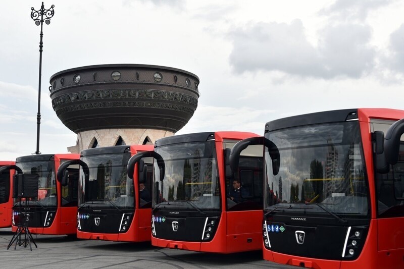 КАМАЗ передал партию газовых городских автобусов столице Татарстана
