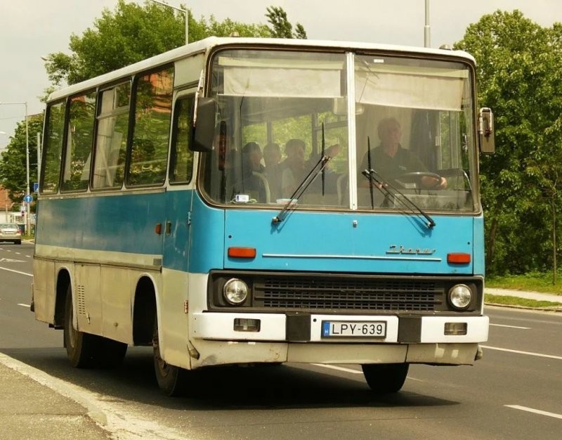 Редкий и малоизвестный Ikarus-211 «Коротышка» 