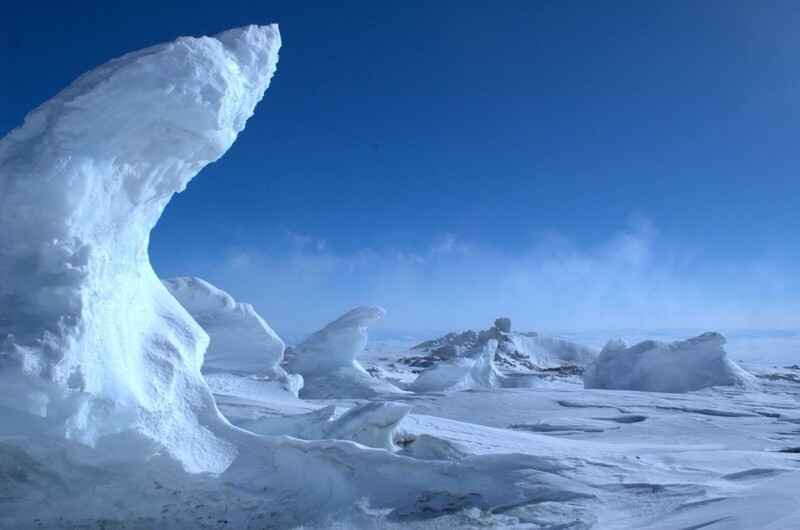 Ледяные башни и пещеры вулкана Эребус