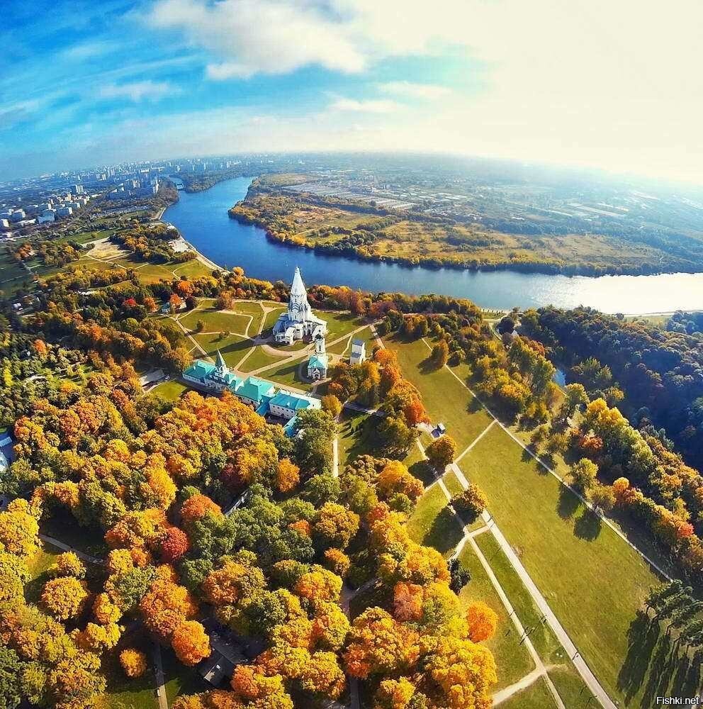 Парк Коломенское с высоты птичьего полета Москва