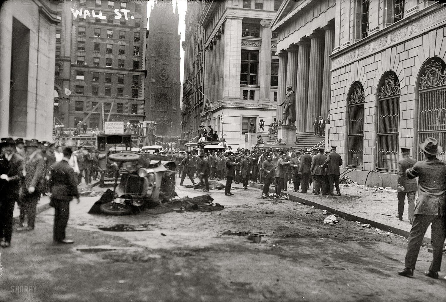 Теракты 20 века. Нью-Йорк 19 век Уолл стрит. Взрыв бомбы на Уолл-стрит. 16 Сентября 1920 года. Уолл стрит улица в Нью-Йорке.