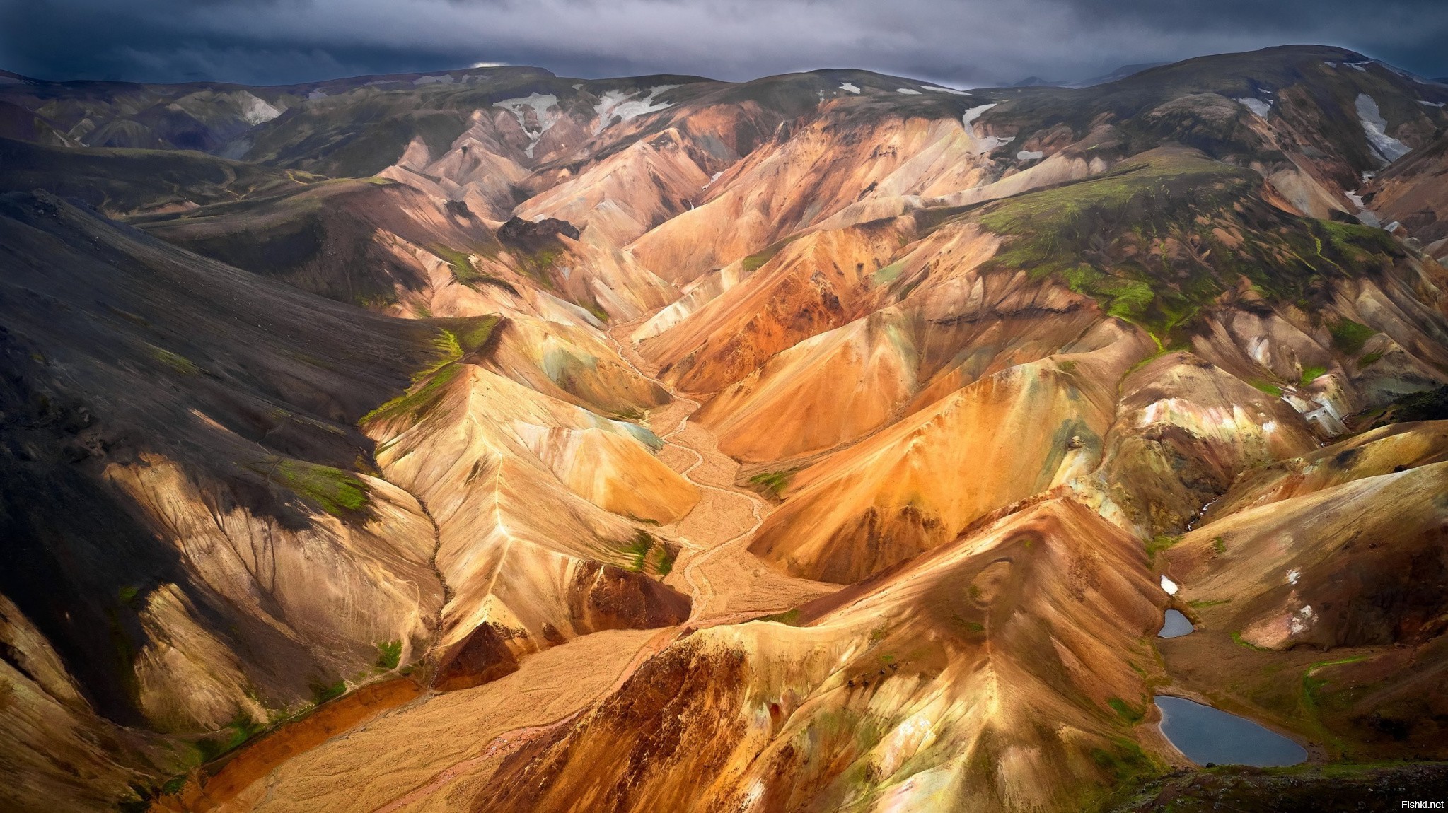 Цветные горы исландии фото