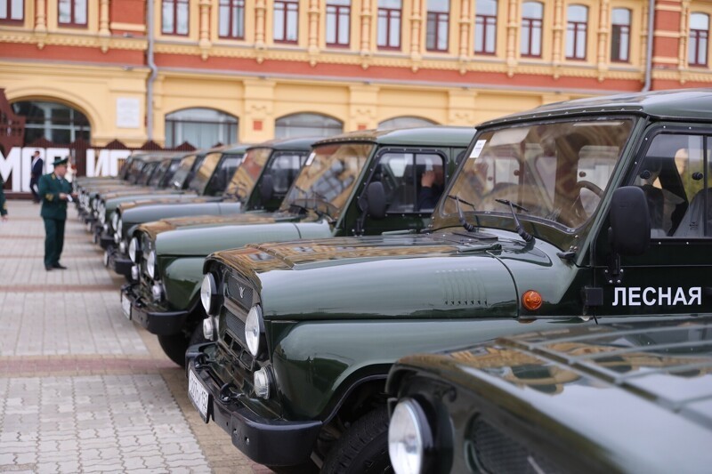 Нижегородским лесникам вручили ключи от 50 новых автомобилей