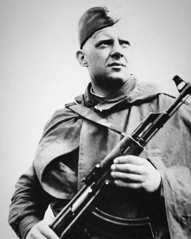 1957. Радист первого класса, сержант Советской Армии. Кандалакша, Мурманская область.