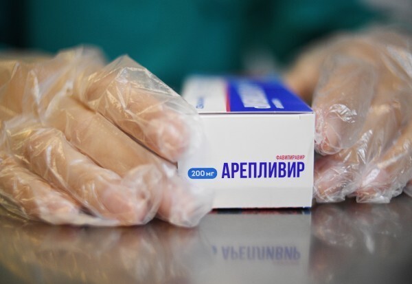"Впереди - бездна": Ургант сравнил лекарство от COVID за 12 тысяч рублей с прыжком с тарзанки