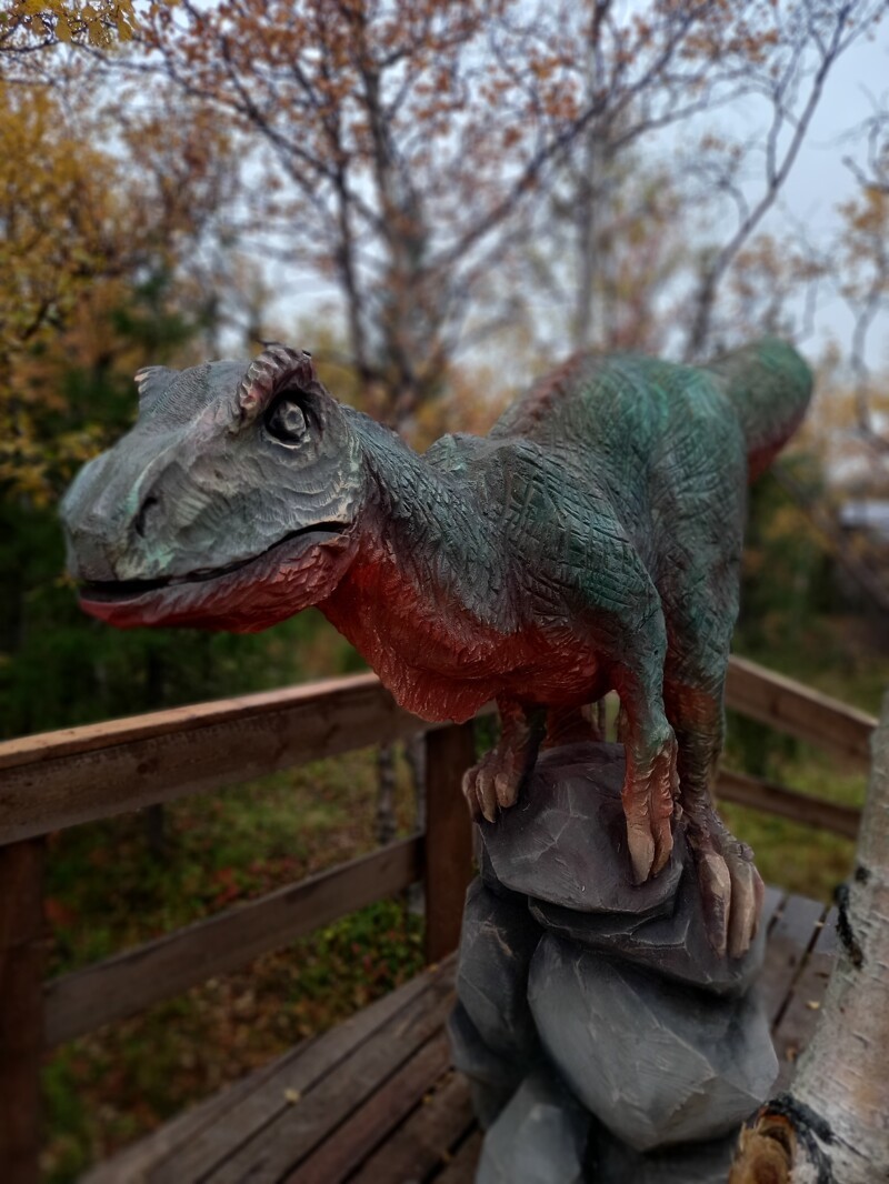 Эра динозавров в Заполярье. Резьба бензопилой