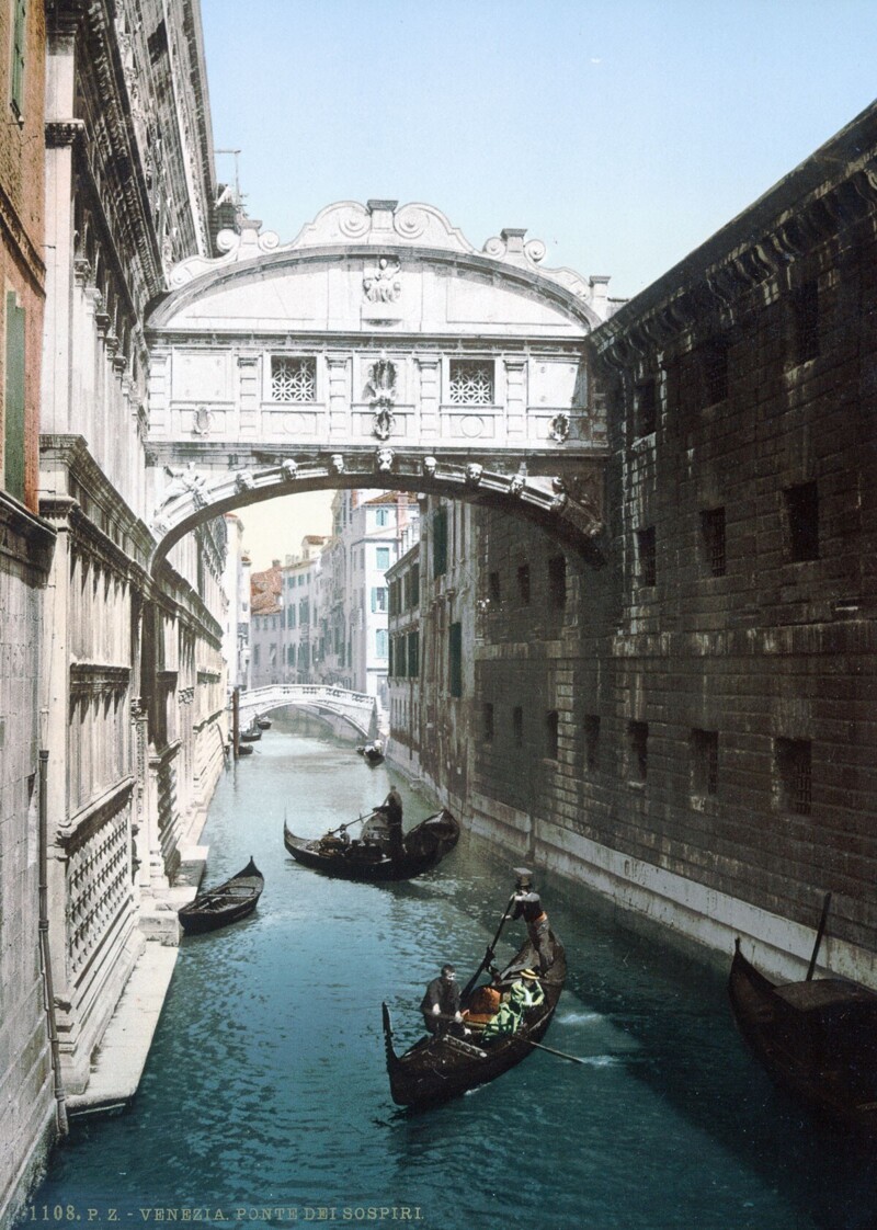 Мост вздохов в Венеции.