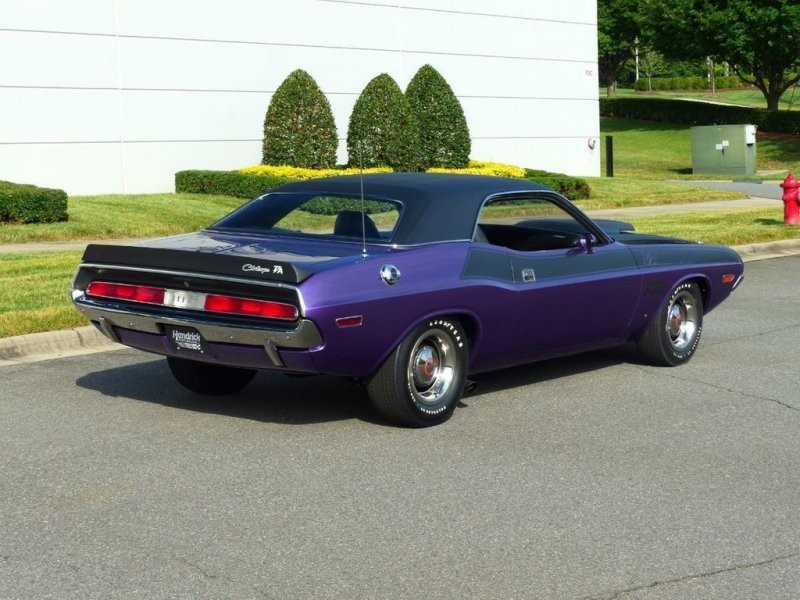 Фиолетовый красавец: тщательно отреставрированный Dodge Challenger T/A 1970