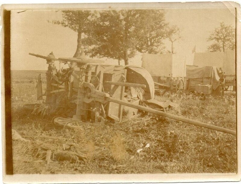 Снимок А.К.Бабушкина. 90.отряда. 28 юня 1916г. Снарядом опрокинутая повязка Крас.Креста.