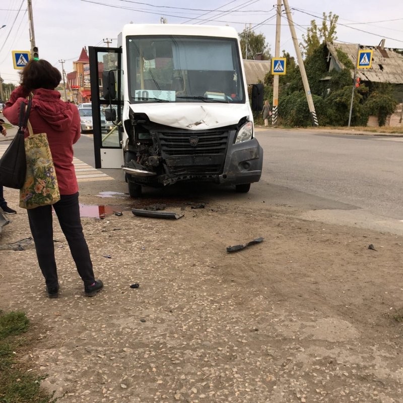 Столкновение с маршруткой в Саратовской области