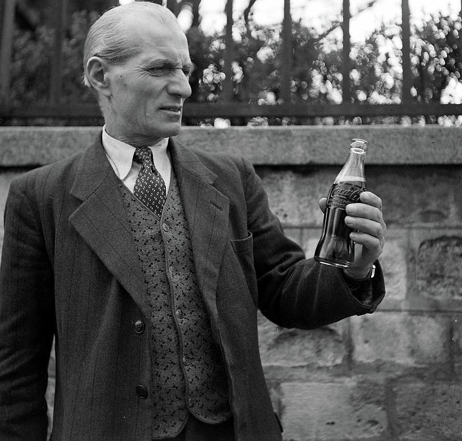 Реакция француза, впервые попробовавшего "Кока-Колу" в 1950 году