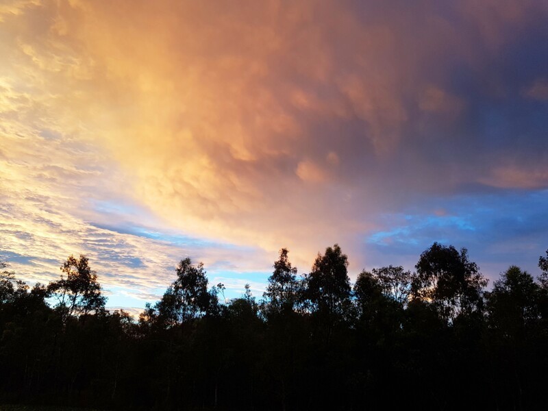 Небо, радуга, закаты в Австралии