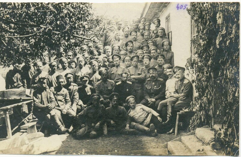 Командир полка и солдаты