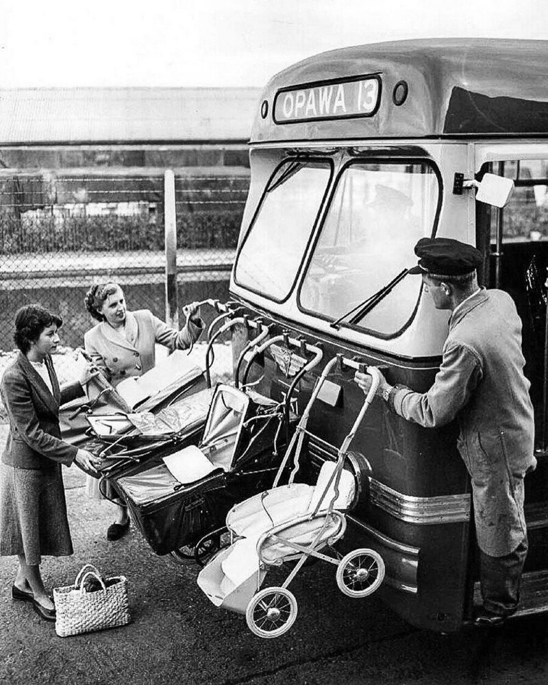 Таким образом в Новой Зеландии на автобусах перевозили коляски в пятидесятые годы