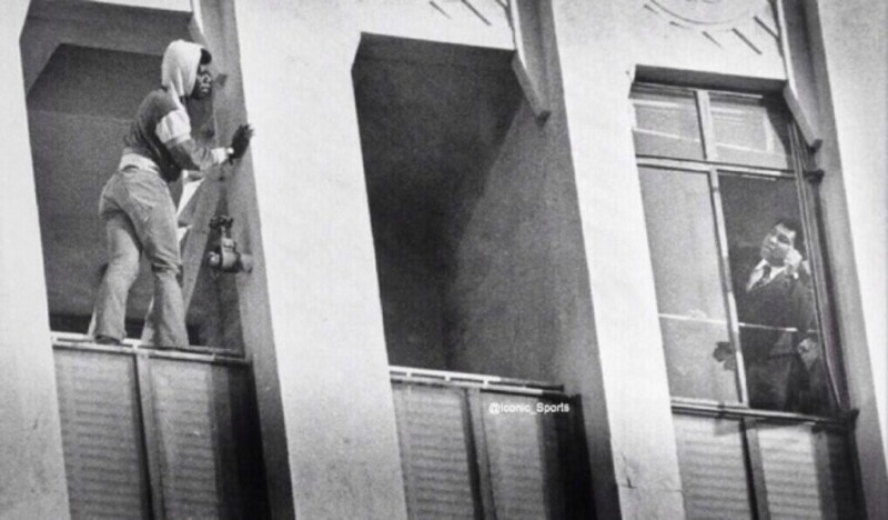 19 января 1981 года. Лос-Анджелес. М.Али уговаривает суицидника не прыгать вниз.