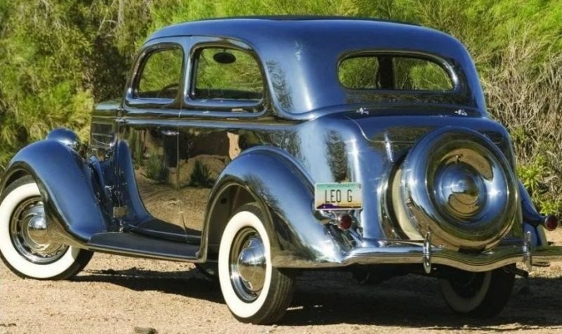 Ford V8 Tudor Deluxe: автомобиль, кузов которого сделан из нержавеющей стали