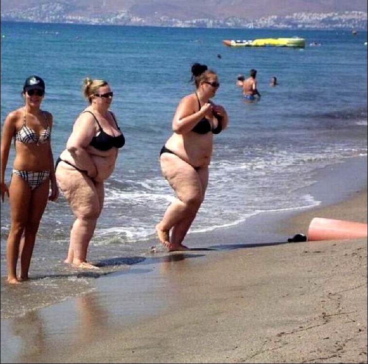 Фото приколы с девушками на пляже