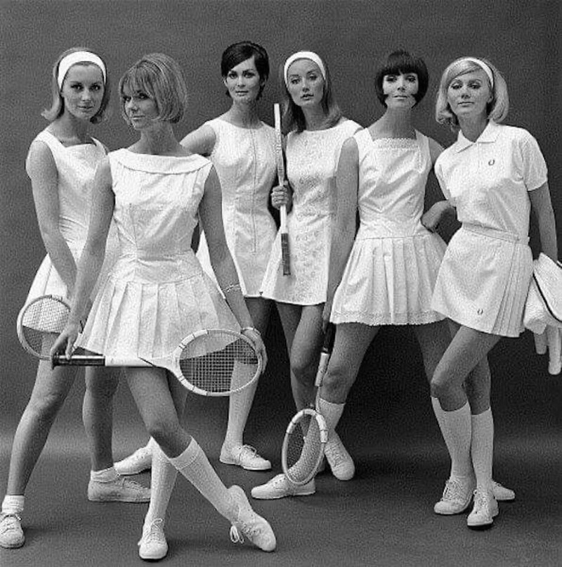 Модели, демонстрирующие теннисные платья фирмы "Fred Perry". 1960-е