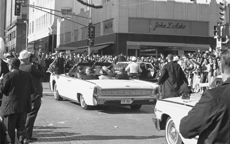 Один из двух лимузинов, на которых президент Джон Кеннеди ездил в день убийства, выставят на аукцион