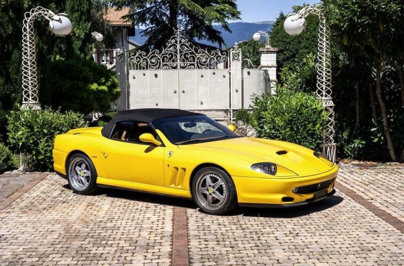 9. Ferrari 550 Barchetta 2001 года продан за $328,328 (27 600 000 руб.).