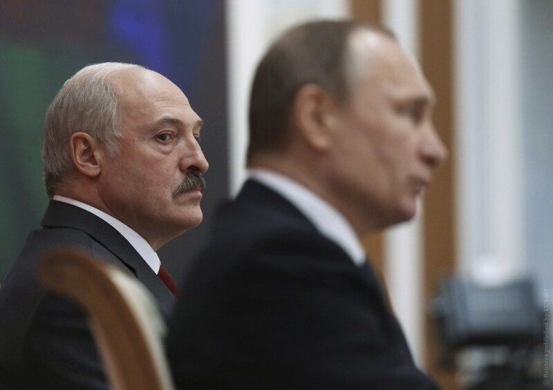 Запад просит Путина помочь отстранить Лукашенко. Что происходит в Белоруссии