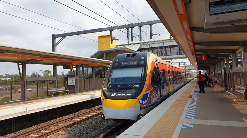 Австралийское метро, коротое здесь называют просто "поезд" (train). Наверное потому, что в-основном пути проходят над землей.