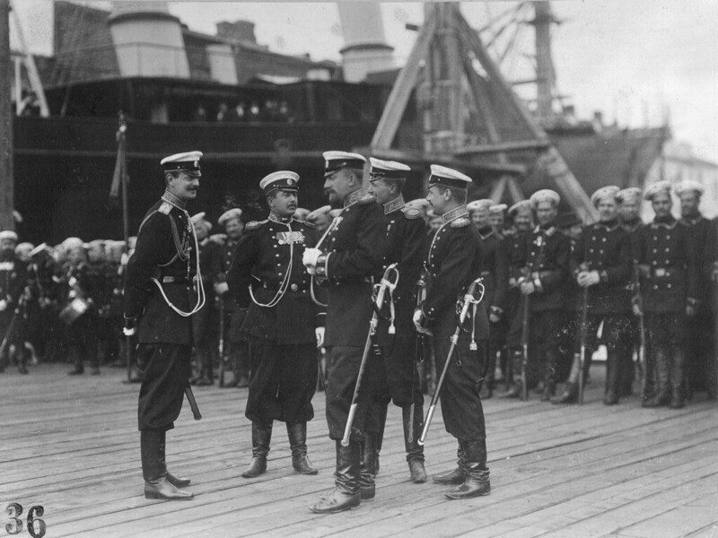 Почетный караул при спуске императорской яхты «Александрия». 16 августа 1903 г.