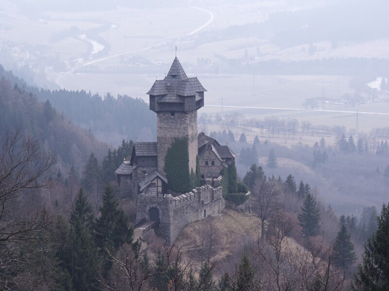 Замок Фалькенштайн