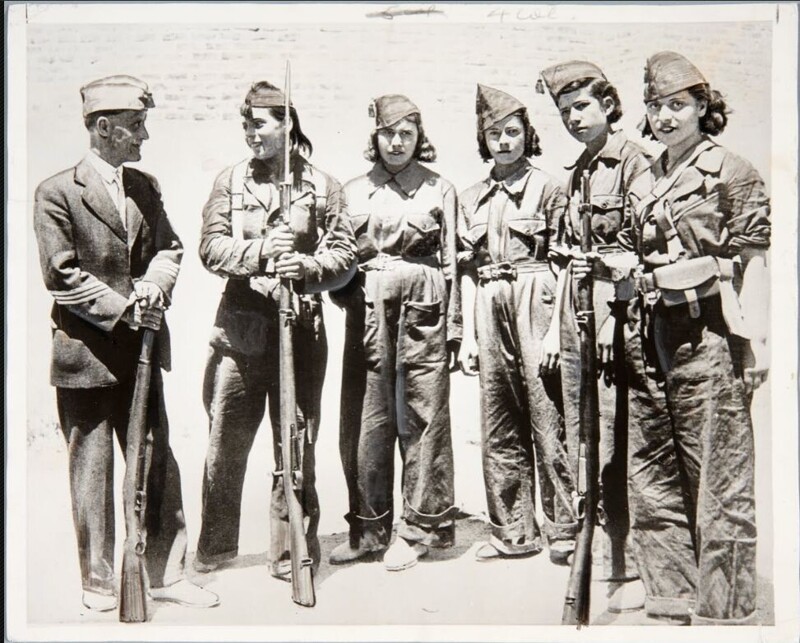 Женщины-солдаты, 1936