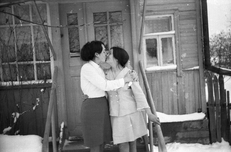 Поцелуй Неизвестный автор, 1970-е, фото с пленки, найденной на улице