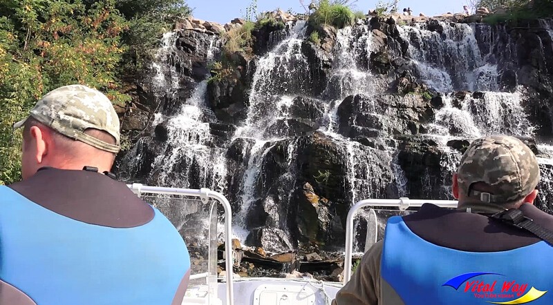 Искусственный водопад на Монастырском (Комсомольском) острове