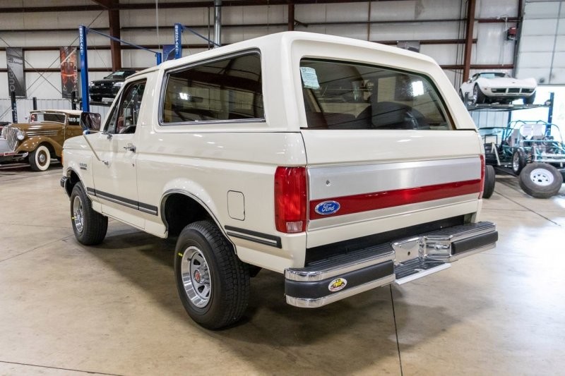 30-летний Ford Bronco без пробега продается в США