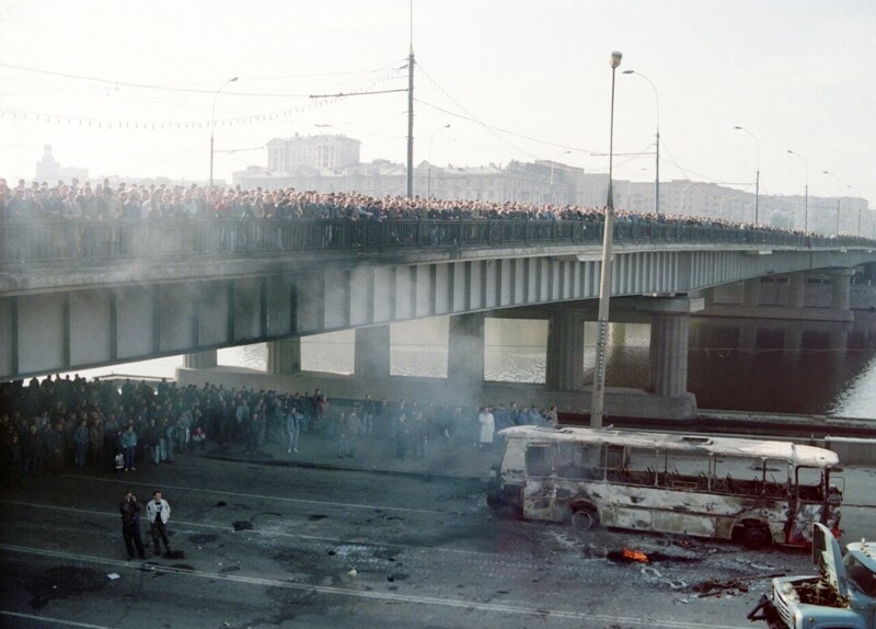 3 октября 1993 г., 27 лет назад, противостояние Парламента и Президента в Москве