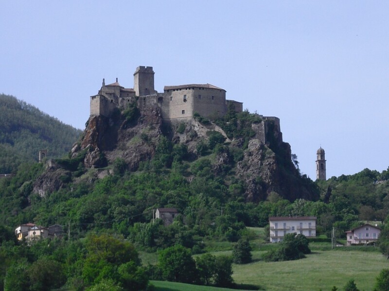 Крепость Барди (Castello di Bardi)