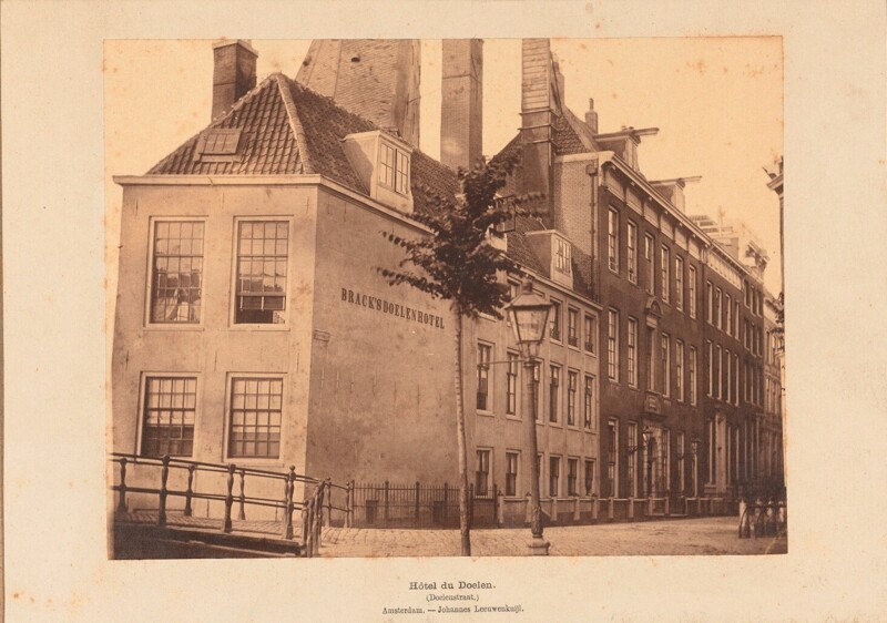 Отель в Амстердаме. 1860