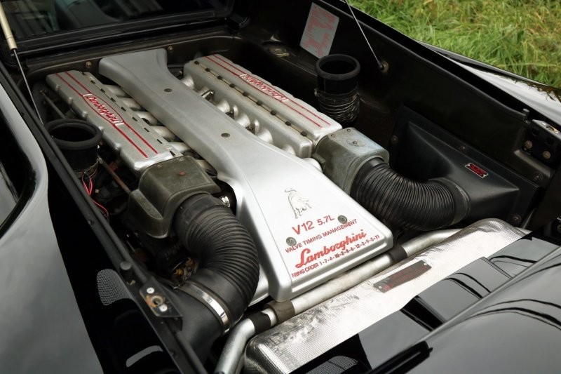 Утолите жажду скорости с этим Lamborghini Diablo SV 1998 года