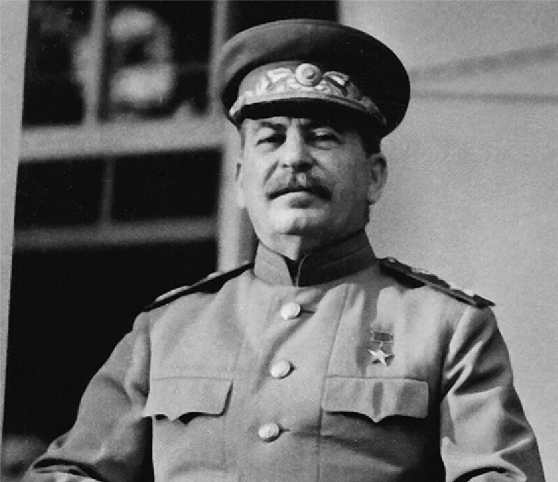 Сталин: Если я уеду из Москвы, вы, сволочи, сдадите немцам Москву и сами разбежитесь
