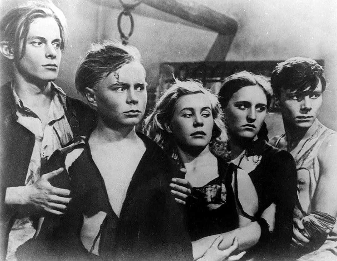 Молодая гвардия сюжет. «Молодая гвардия» с. Герасимов 1948г.