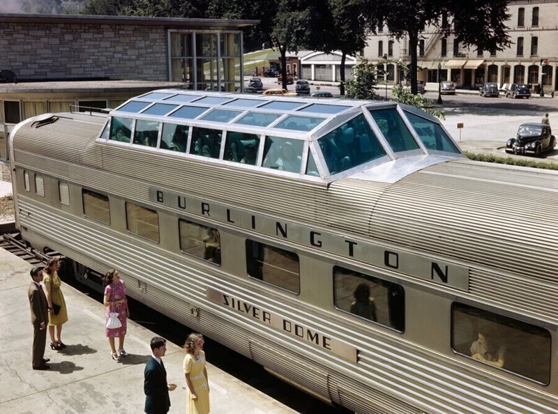 Вагон со стеклянной обзорной крышей для любителей железнодорожного туризма (фотограф Willard Culver), 1947. США