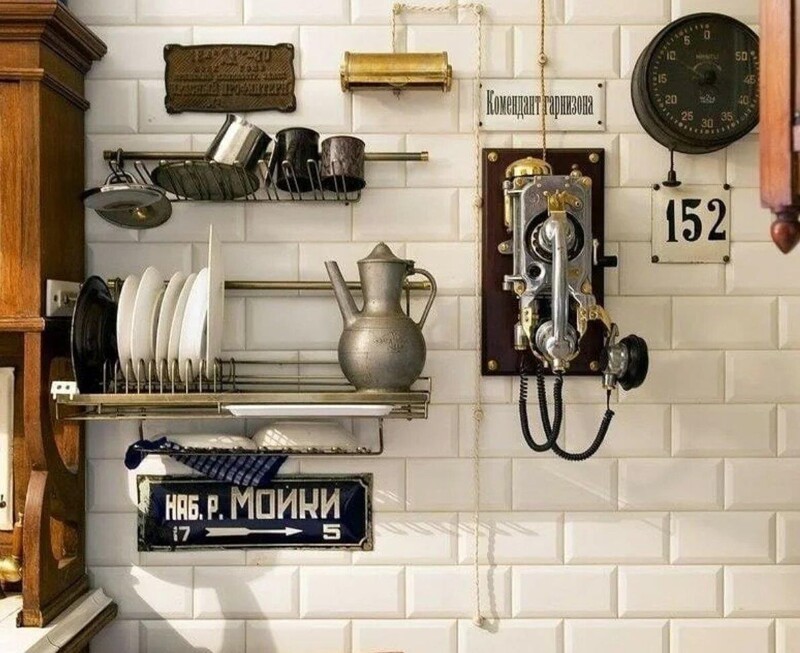 Уголок довоенного СССР в квартире коллекционера