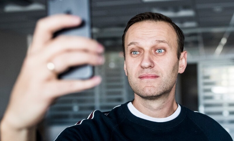 Навальный считает, что его мнение важнее любых доказательств