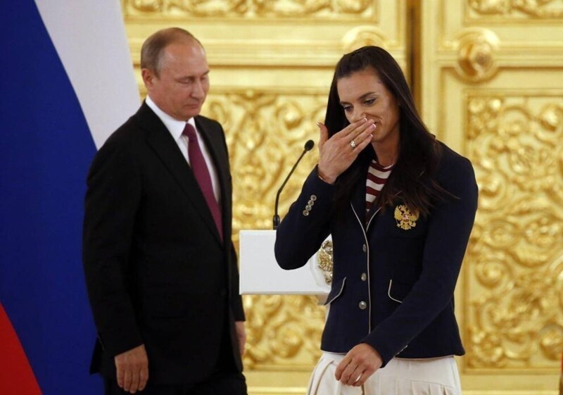 "Как Кличко - только женщина": Елену Исинбаеву осмеяли после выступления перед Путиным