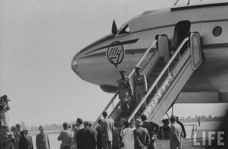 Путешествие Говарда Сочурека по Советскому Союзу. 1958. Первым делом самолеты